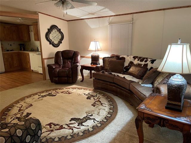 7424 E Charter Oak Road, Guthrie, OK 73044