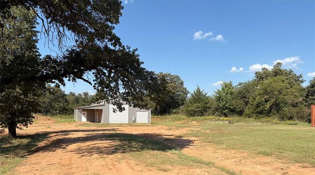 7424 E Charter Oak Road, Guthrie, OK 73044