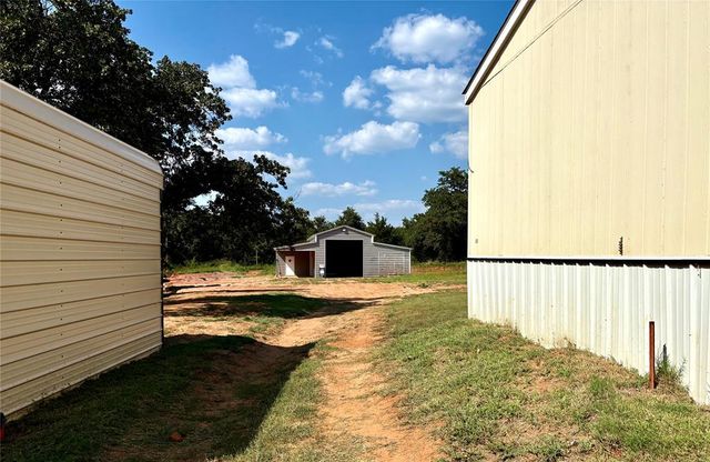 7424 E Charter Oak Road, Guthrie, OK 73044