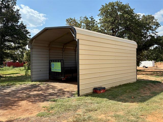 7424 E Charter Oak Road, Guthrie, OK 73044