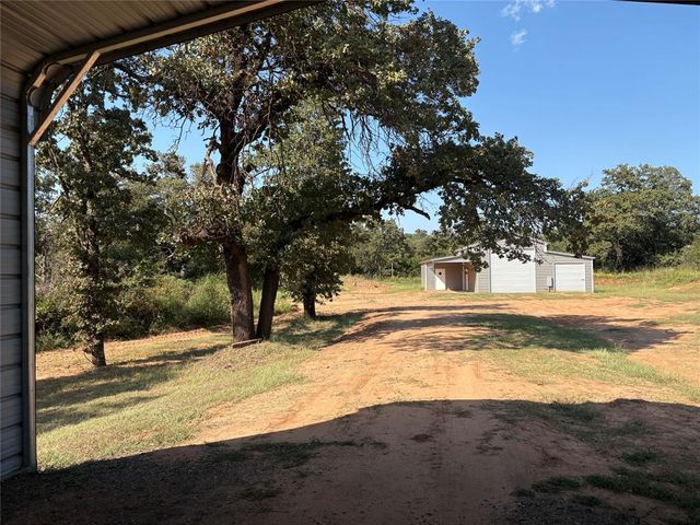 7424 E Charter Oak Road, Guthrie, OK 73044