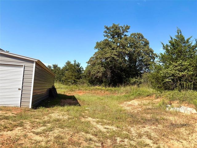 7424 E Charter Oak Road, Guthrie, OK 73044