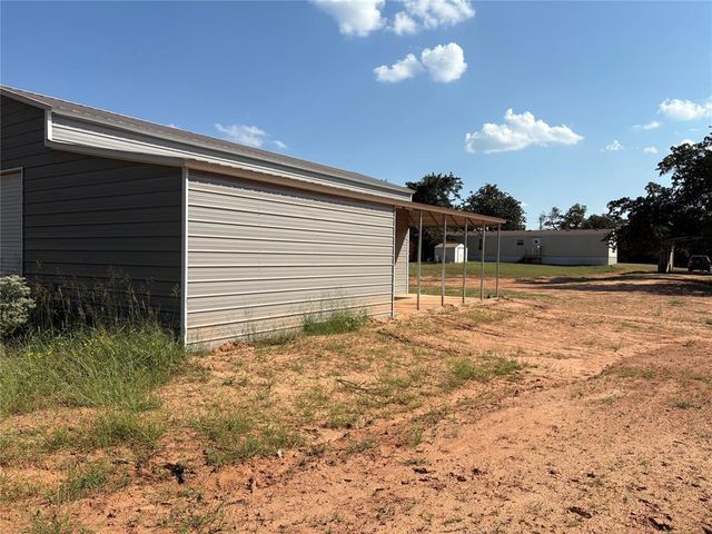 7424 E Charter Oak Road, Guthrie, OK 73044