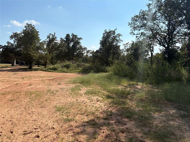 7424 E Charter Oak Road, Guthrie, OK 73044