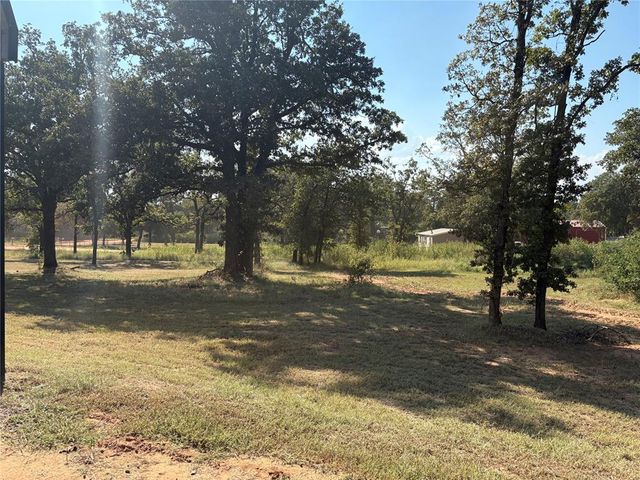 7424 E Charter Oak Road, Guthrie, OK 73044