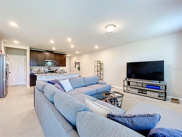 1045 DESERT CANDLE DRIVE, Ocoee, FL 34761