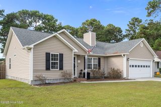 141 Lawndale Lane, Sneads Ferry, NC 28460