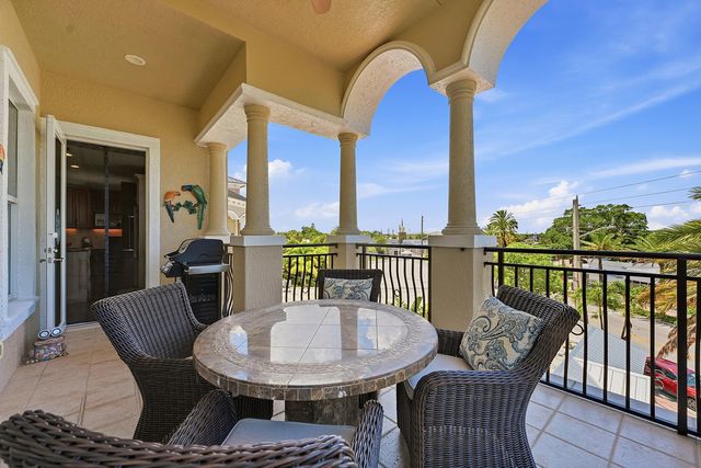 50 SE Ocean Boulevard 302, Stuart, FL 34994