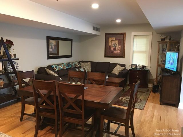 438 Third Street 2, Ann Arbor, MI 48103