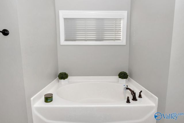 2409 Bell Manor Drive SW, Huntsville, AL 35803