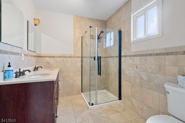 63 Huyler Rd, Branchburg Twp., NJ 08876