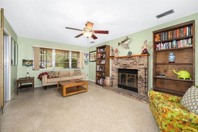 318 SW 40TH TERRACE, Gainesville, FL 32607