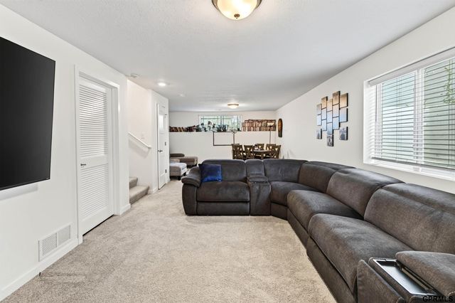 11055 Sunrise Street, Omaha, NE 68142