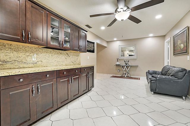 2210 NW 91st Ter, Pembroke Pines, FL 33024