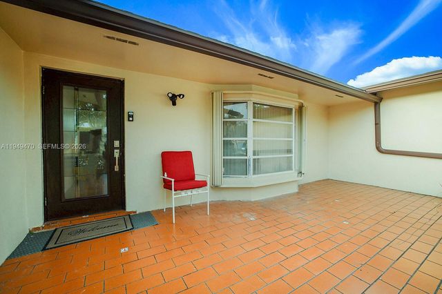 2210 NW 91st Ter, Pembroke Pines, FL 33024