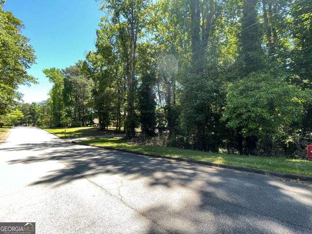 6990 Oak Leaf Drive, Fairburn, GA 30213