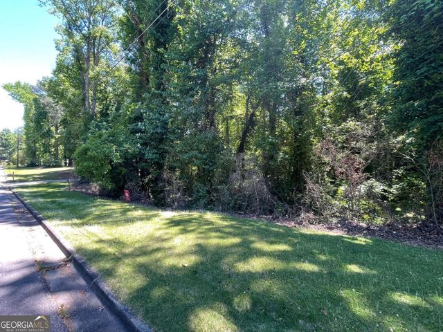 6990 Oak Leaf Drive, Fairburn, GA 30213