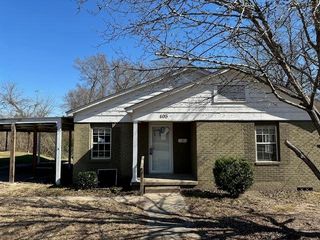 405 S High, Henderson, TX 75654