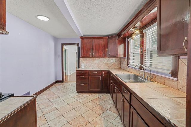 909 Central Avenue, Kansas City, KS 66101