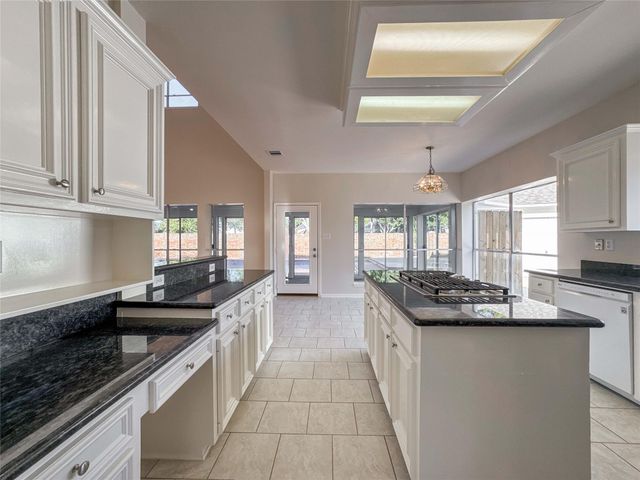 2210 Crossbrook Court, League City, TX 77573