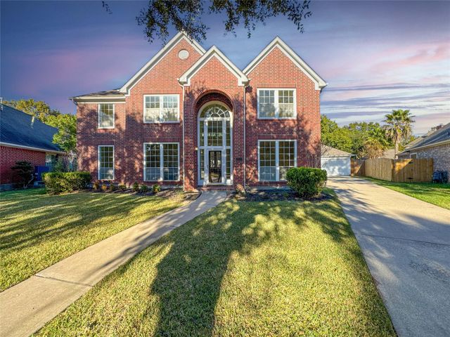 2210 Crossbrook Court, League City, TX 77573