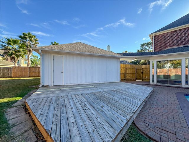 2210 Crossbrook Court, League City, TX 77573