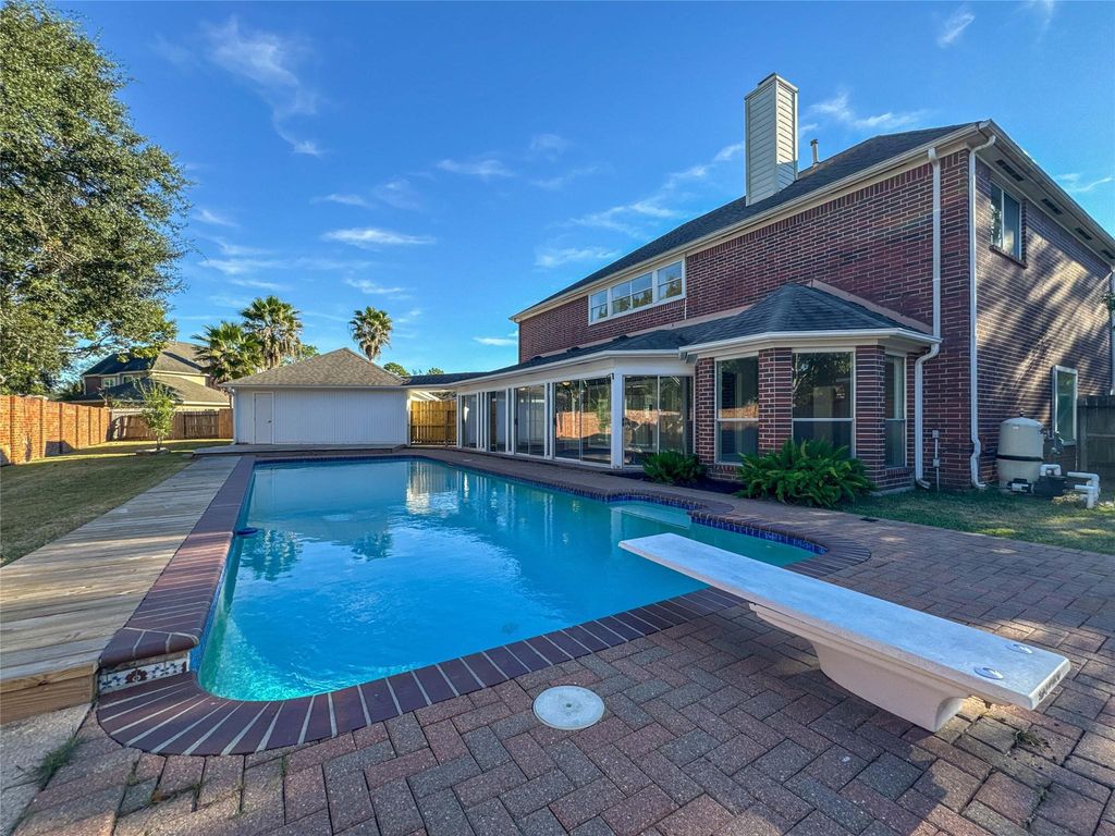 2210 Crossbrook Court, League City, TX 77573