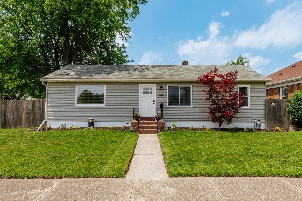3200 Charles STREET, Racine, WI 53402