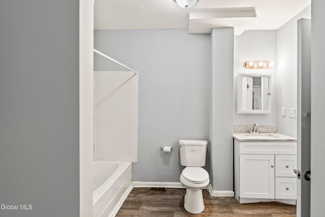 27 N Lake Avenue, Albany, NY 12203