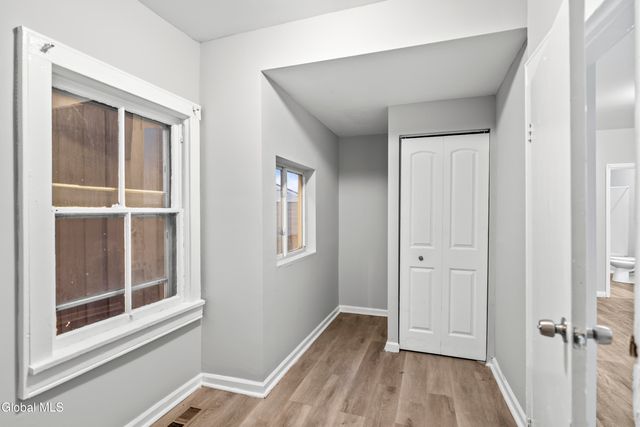 27 N Lake Avenue, Albany, NY 12203