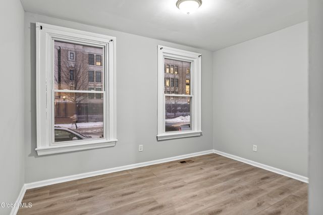 27 N Lake Avenue, Albany, NY 12203