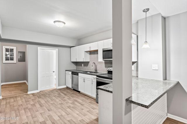 27 N Lake Avenue, Albany, NY 12203