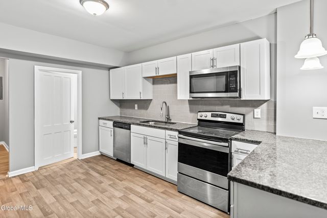 27 N Lake Avenue, Albany, NY 12203