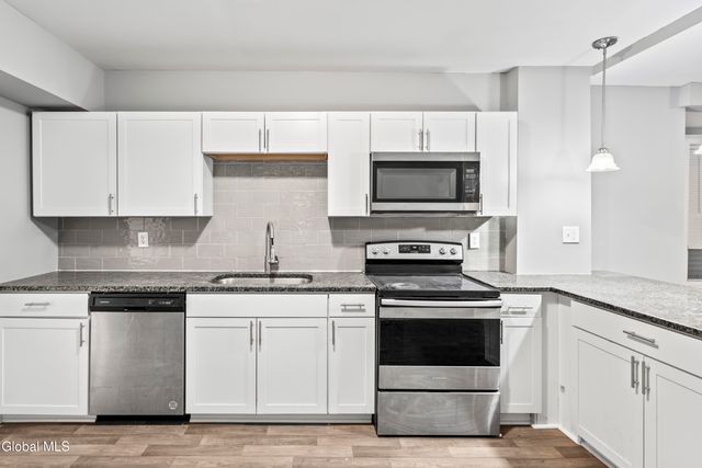 27 N Lake Avenue, Albany, NY 12203