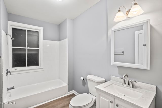 27 N Lake Avenue, Albany, NY 12203