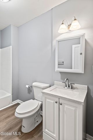 27 N Lake Avenue, Albany, NY 12203