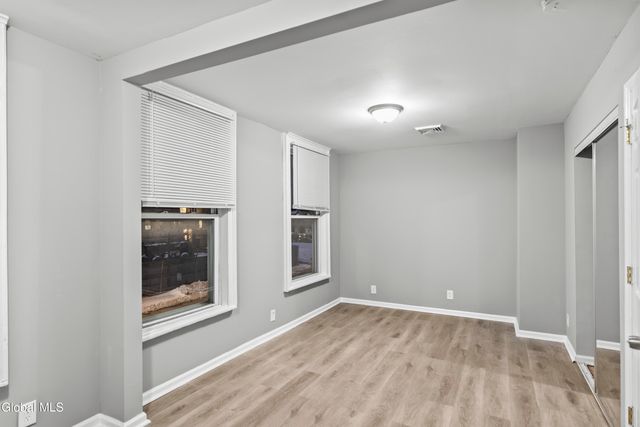 27 N Lake Avenue, Albany, NY 12203