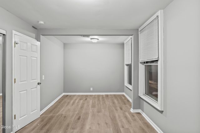 27 N Lake Avenue, Albany, NY 12203