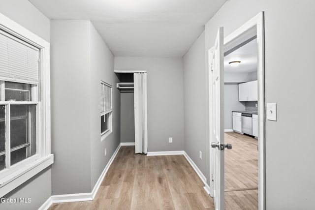 27 N Lake Avenue, Albany, NY 12203