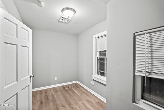 27 N Lake Avenue, Albany, NY 12203