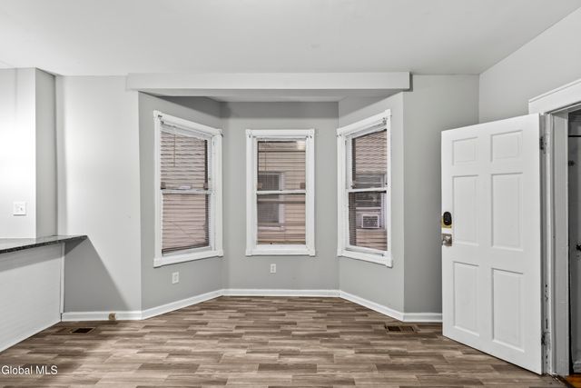 27 N Lake Avenue, Albany, NY 12203