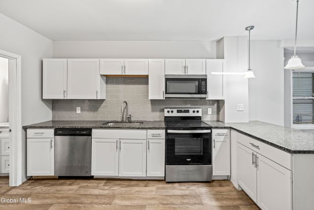 27 N Lake Avenue, Albany, NY 12203