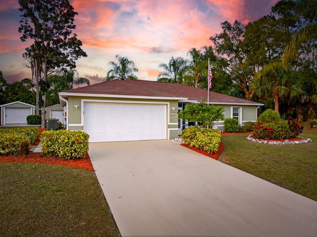 1585 Degamma Street NW, Palm Bay, FL 32907