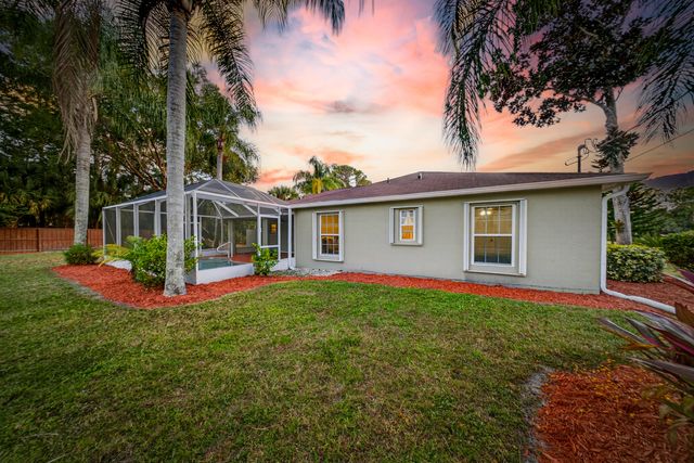1585 Degamma Street NW, Palm Bay, FL 32907