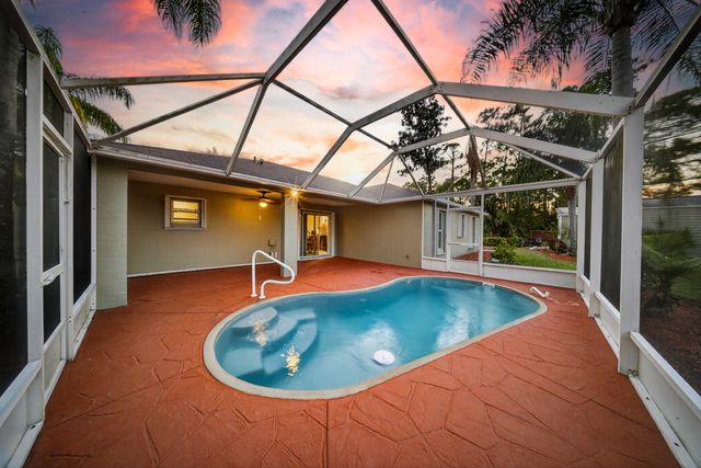 1585 Degamma Street NW, Palm Bay, FL 32907