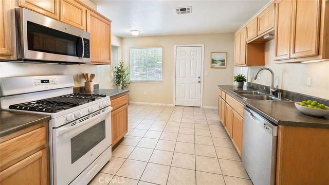 44608 Stanridge, Lancaster, CA 93535