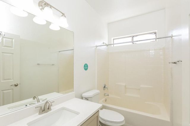 6350 W Hilton Avenue, Phoenix, AZ 85043