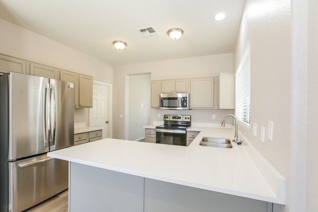 6350 W Hilton Avenue, Phoenix, AZ 85043