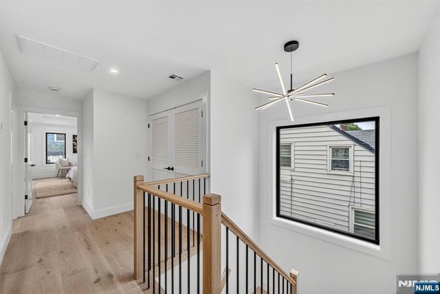 887 Linden Avenue, Ridgefield, NJ 07657