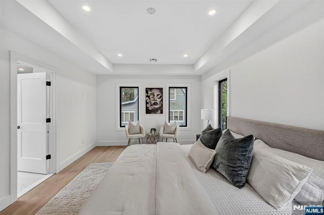 887 Linden Avenue, Ridgefield, NJ 07657